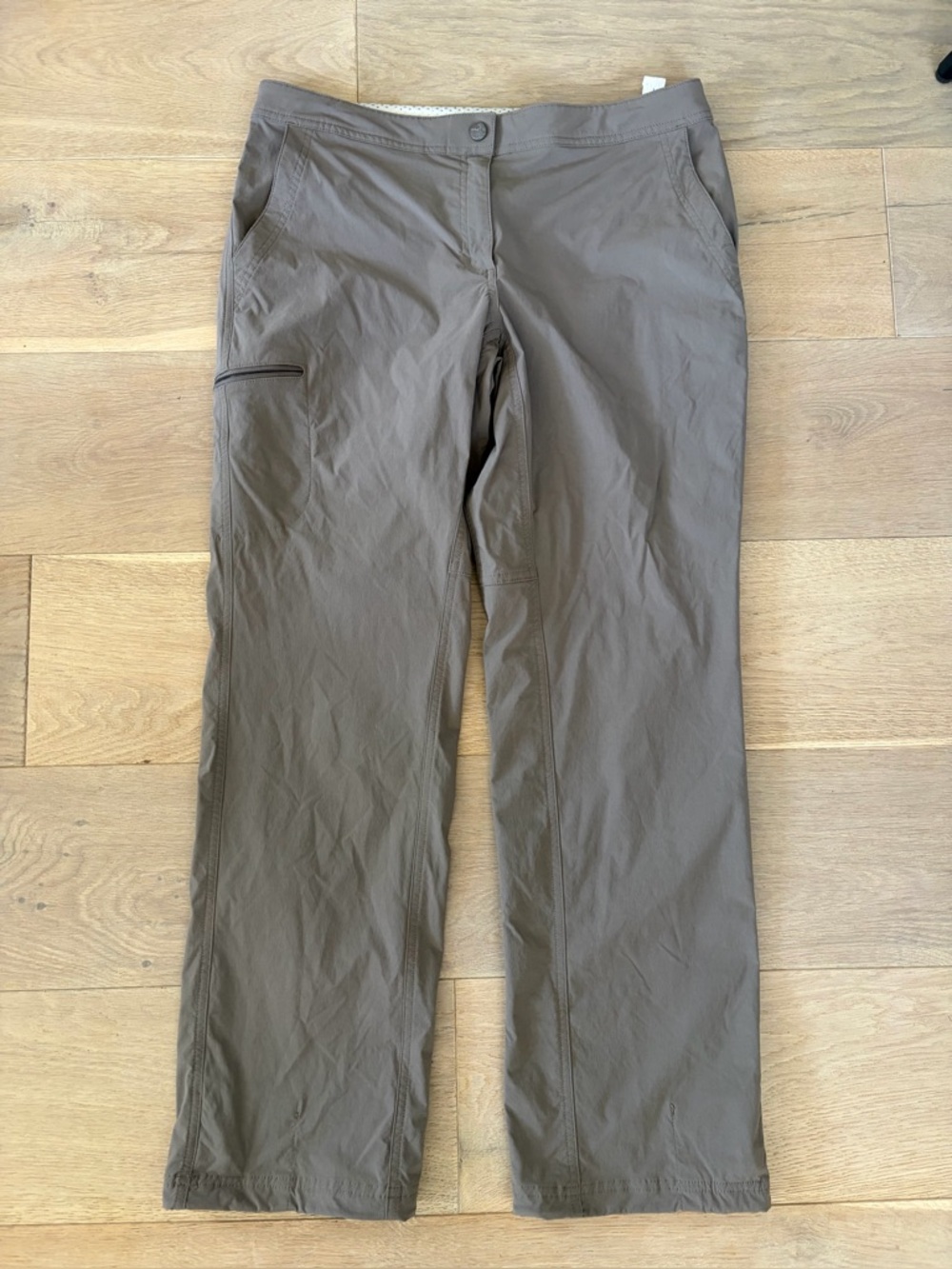 LL Bean lightweight trekking hiking pants mid rise straight leg - size 12